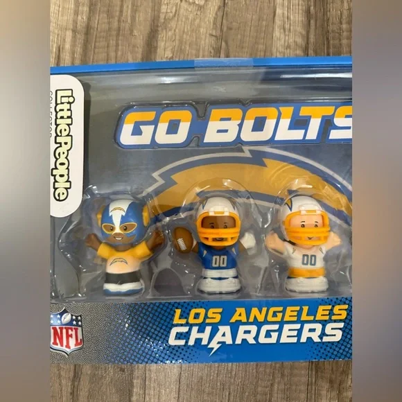 Fisher Price Little People x NFL Collector Los Angeles Chargers Figure 4-Pack - Picture 5 of 16